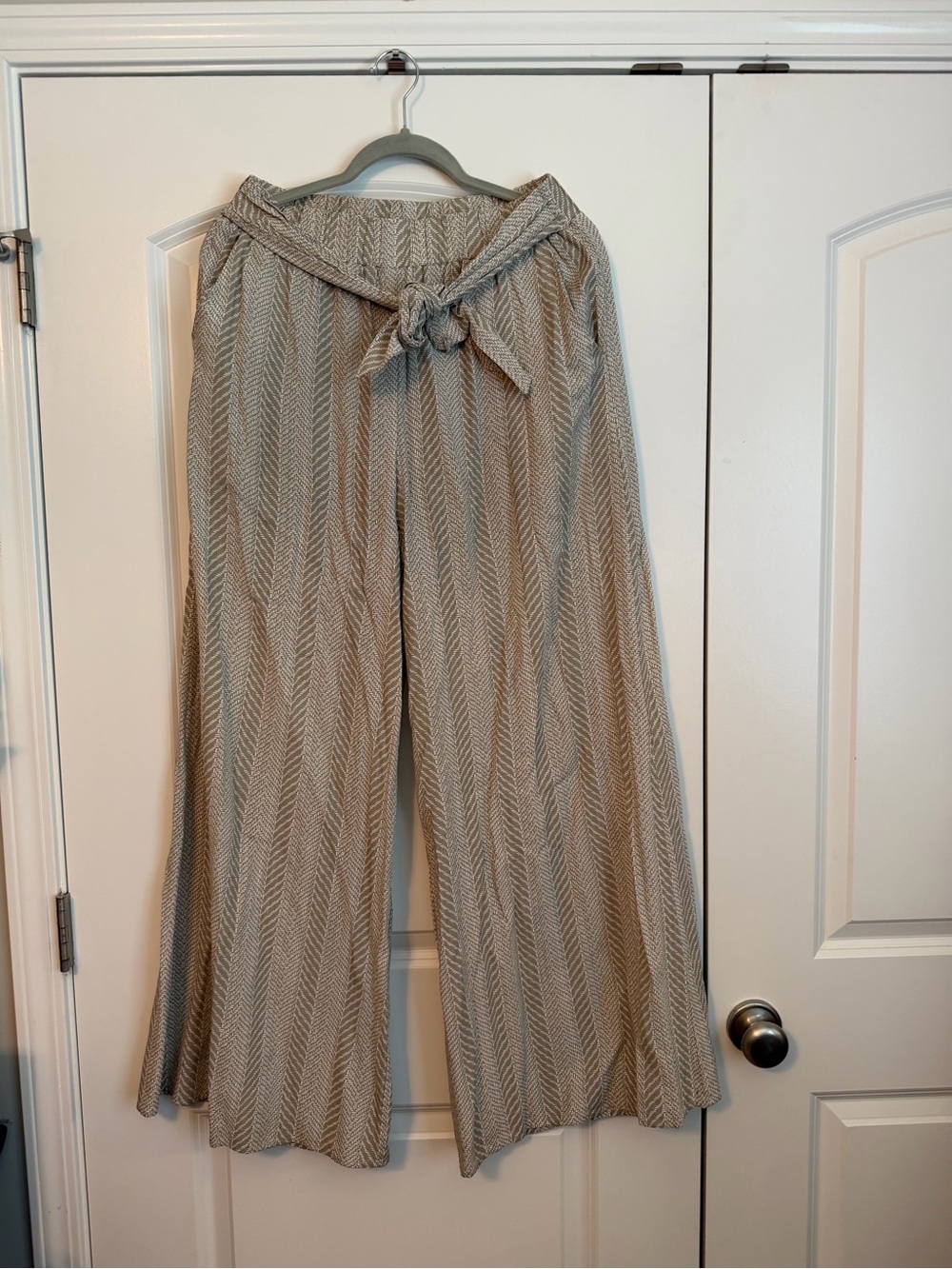 Gilli Beige Herringbone Wide-Leg Tie Waist Pants